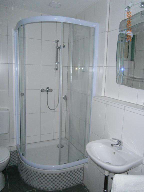 Pension Am Rheinsteig Hotel Leutesdorf Bilik gambar